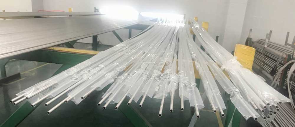 Electropolished stainless steel tube