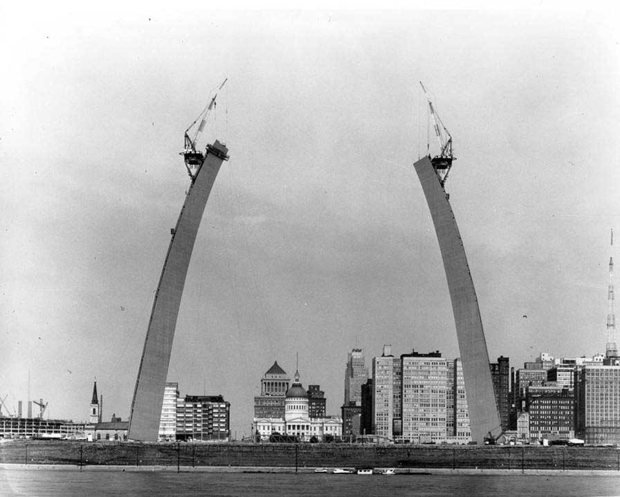 Building the Two Legs Separately for the Gateway Arch