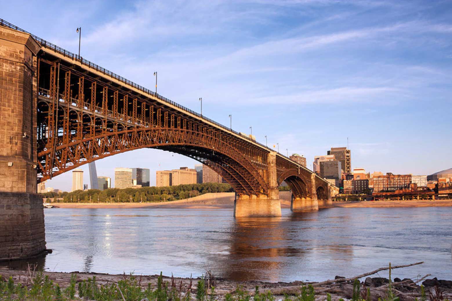 The Eds Bridge spanning the Mississippi River in USA, the First Steel Bridge Worldwide (Semmick 2012)