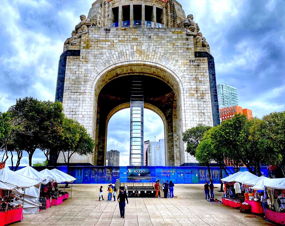 The Whole Structure of Monumento a la Revolución Mexicana from the underground Museum to the top Observation Deck (Photo Courtesy of THE NOT SO INNOVENTS ABROAD 2021)