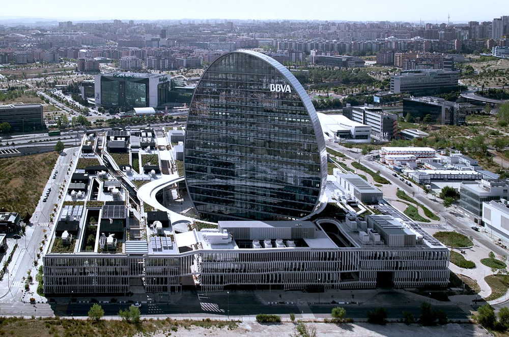 La Vela, Standing in the Middle of a 100-meter Square to Form an Integral Part of the BBVA City (Photo Courtesy of Editorial Arquitectura Viva SL 2026)