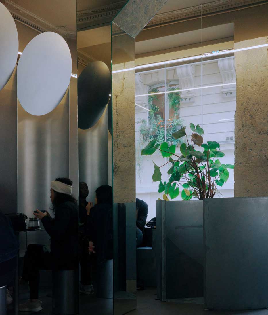 The Design of Simple Coffee Paris (Photo Courtesy of Improve My Home 24, 2024)