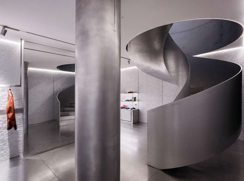 The Design of MKR Shop in Seville (Photo Courtesy of Fernando Alda & Divisare srl 2021)