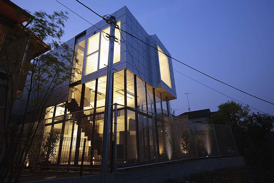 Machine Head in Tokyo Designed and Built for a Japanese Guitarist (Photo Courtesy of N MAEDA ATELIER Architects & Associations 2014)